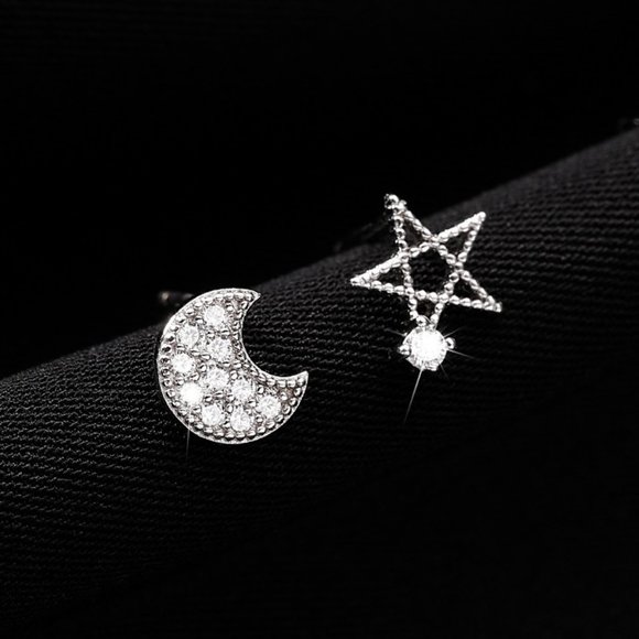925 Sterling Silver Moon and Star Stud Earrings - Picture 2 of 8